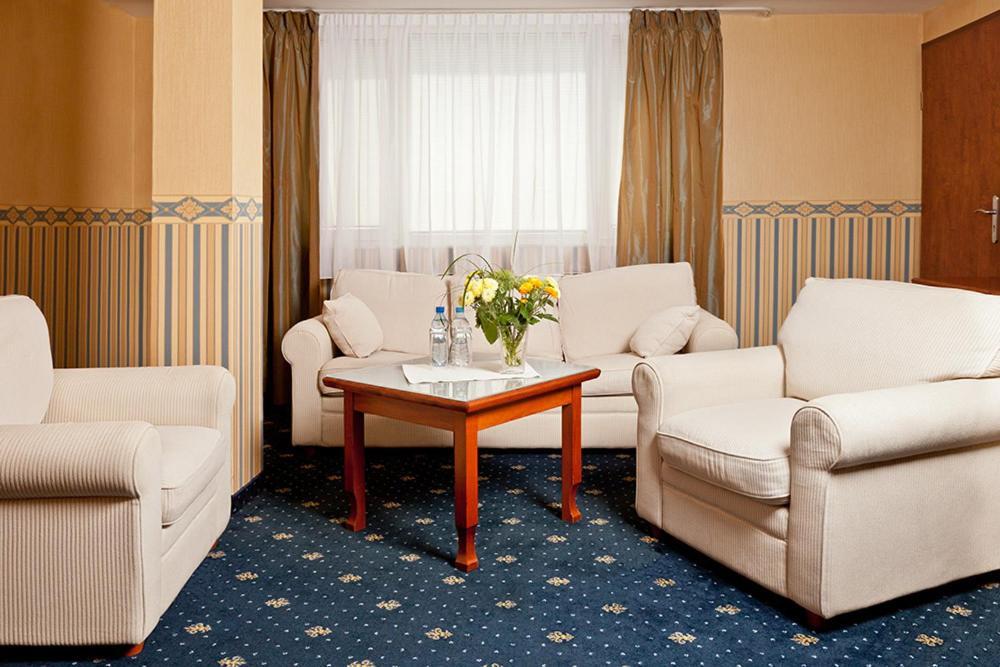 Osrodek Wypoczynkowo - Szkoleniowy Allianz Hotel Rynia Habitación foto